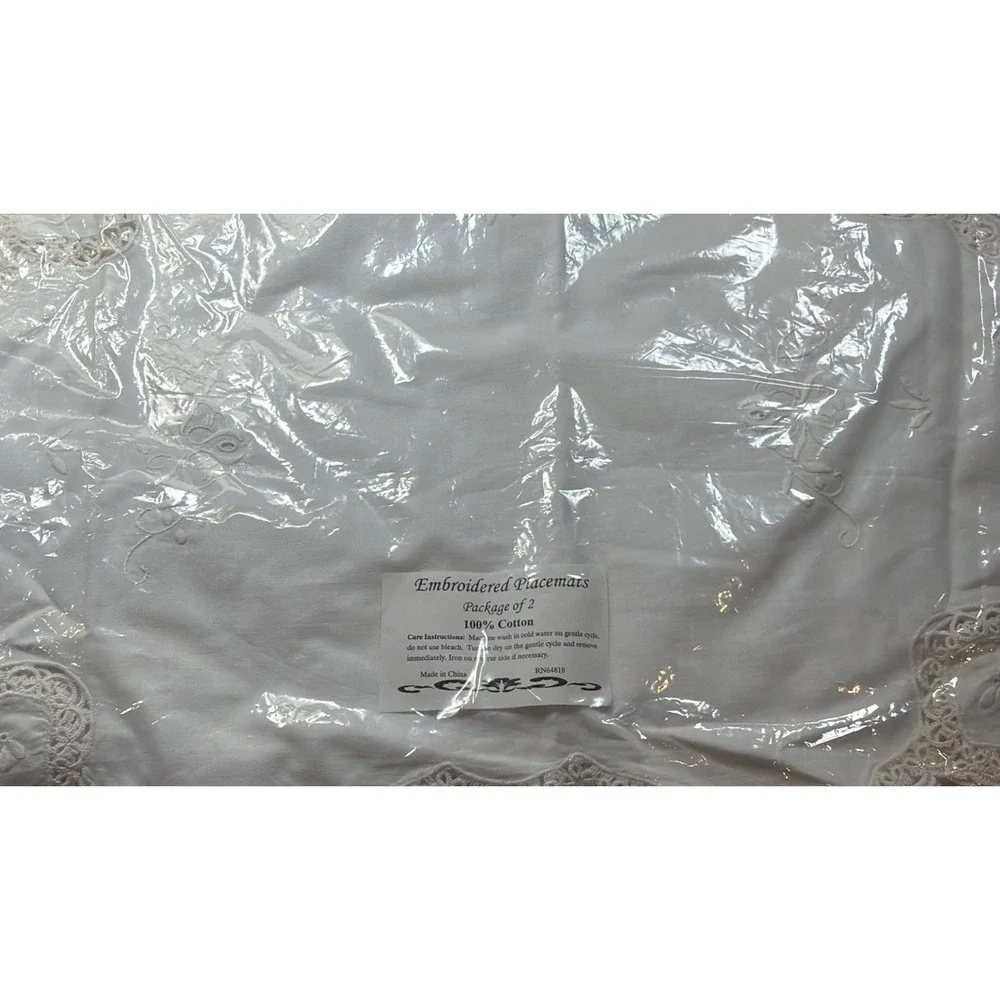 NIP VTG Cotton Embroidered White Battenberg Lace Placemats Scalloped Edges (6)